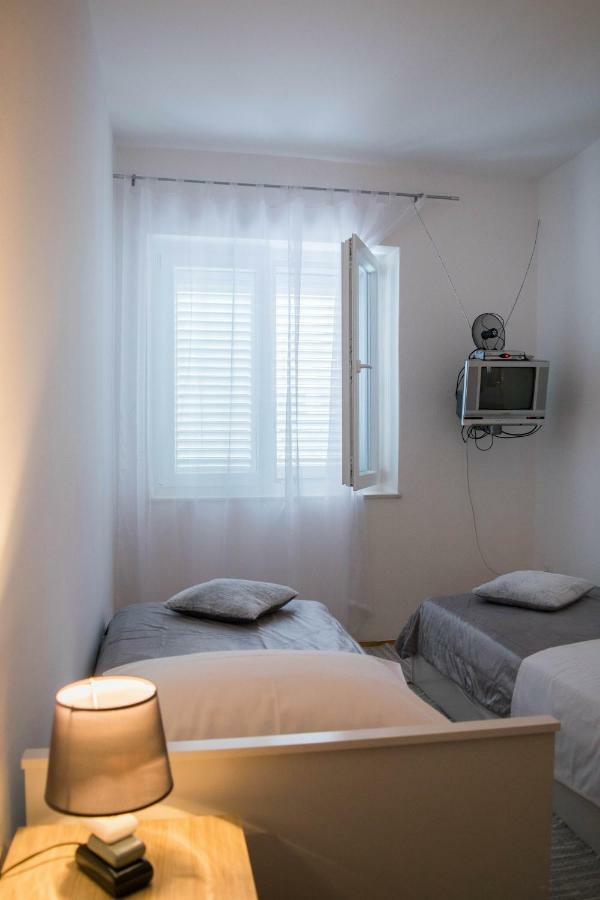 Apartment Kata ชิเบนิก ภายนอก รูปภาพ